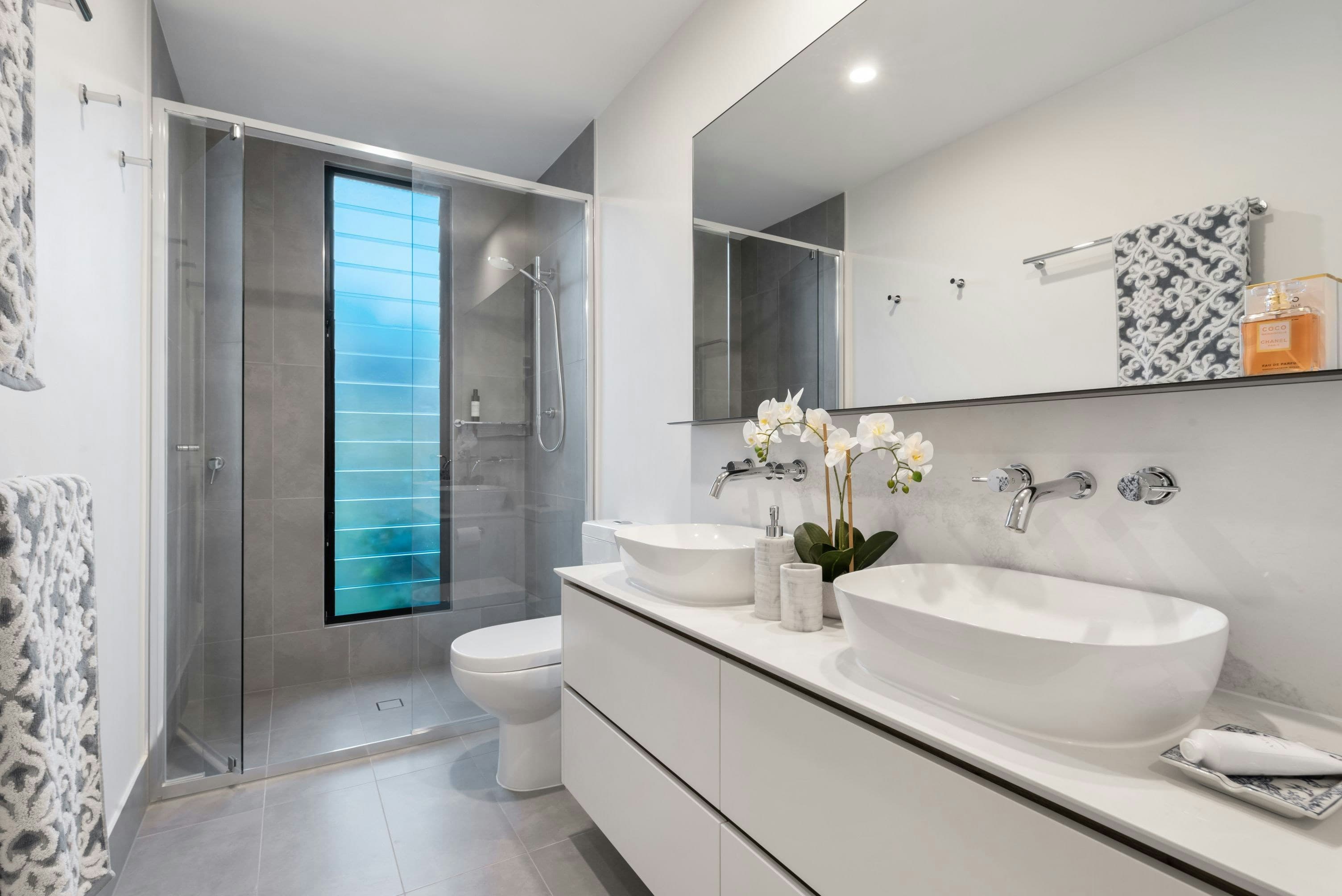 Spacious contemporary ensuite